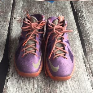 Kid’s Nike Lebron Basketball Sneakers size 4